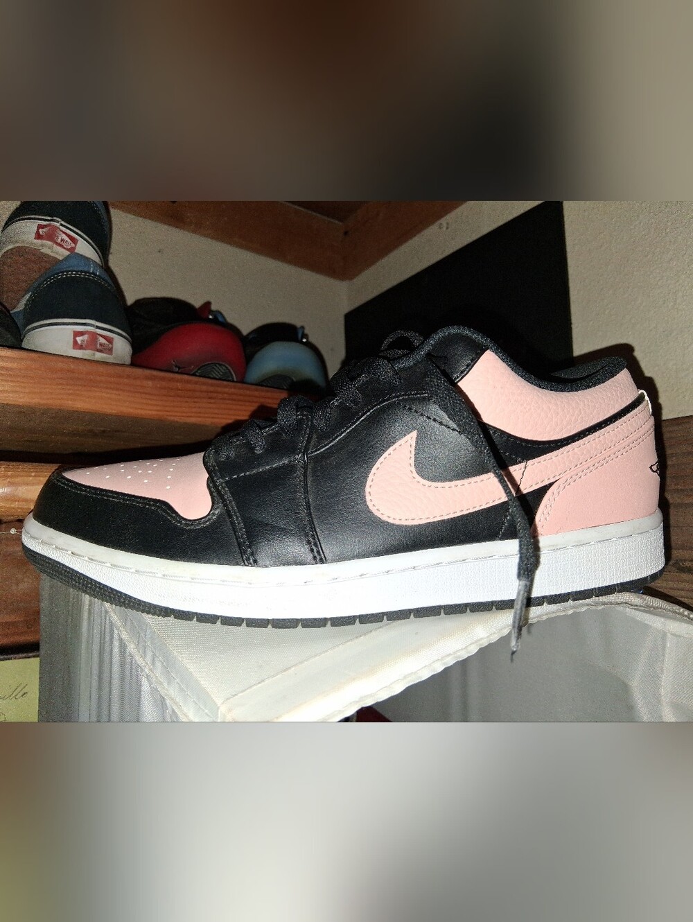 Nike Youth Low-Top Sneakers in Black and Pink